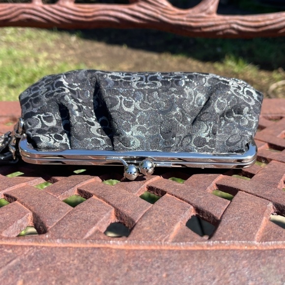 Coach Optic Lurex Kiss-Lock Signature Jacquard Wristlet Coin Bag Clutch - Picture 7 of 10